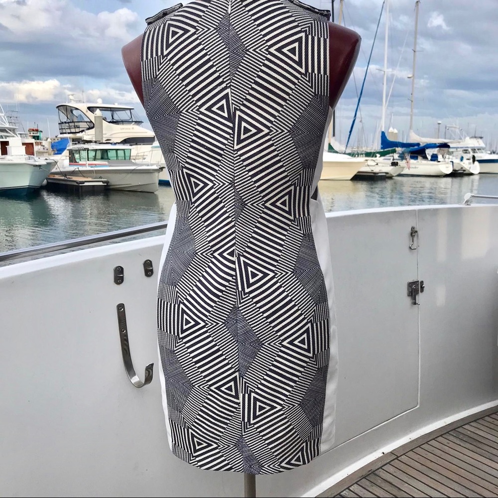 Adelyn Rae Geometric Print Sheath Mini Dress Small - Picture 2 of 4